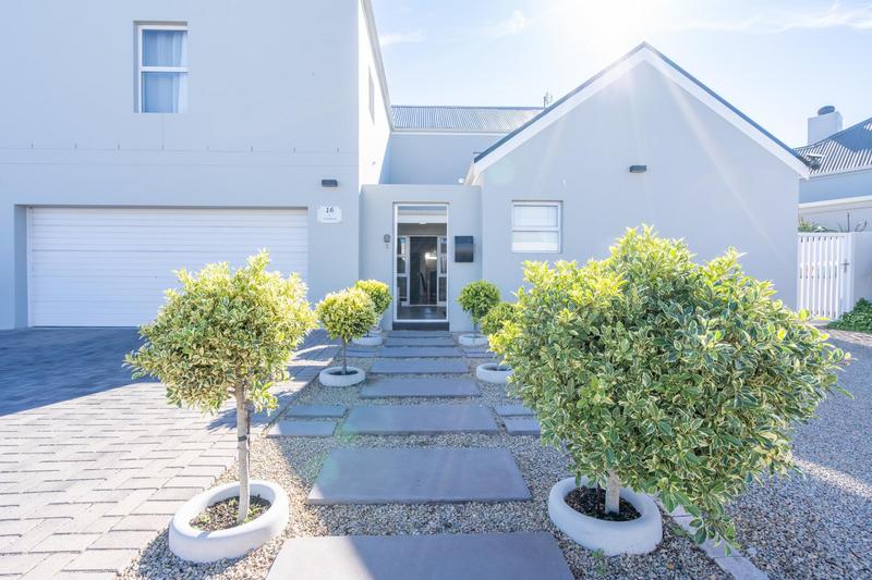 4 Bedroom Property for Sale in Laguna Sands Western Cape